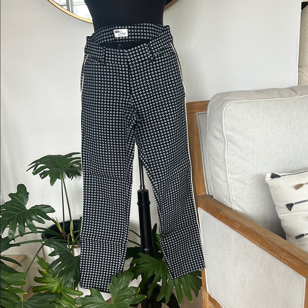 Old Navy Black & White Geometric Straight-Leg Pants